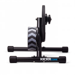 Wahoo KICKR CORE PowerTrainer mit ZWIFT Cog/Click