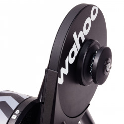 Wahoo KICKR CORE PowerTrainer mit ZWIFT Cog/Click