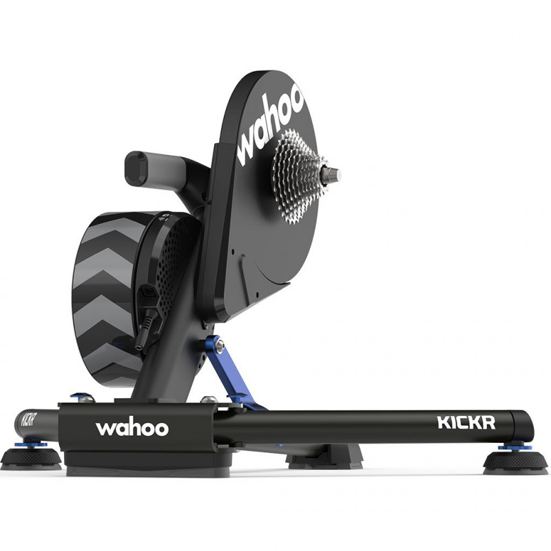 Wahoo KICKR V6 WiFi Smart Trainer mit Wahoo ZWIFT Click & Cog Upgrade