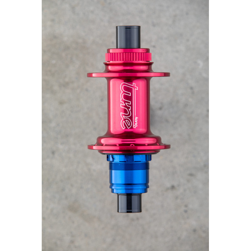 TUNE, Rear-Nabe, Centerlock, 12x142mm, 28 Speichenlöcher, Sram XD, rot, mit Retro Logo