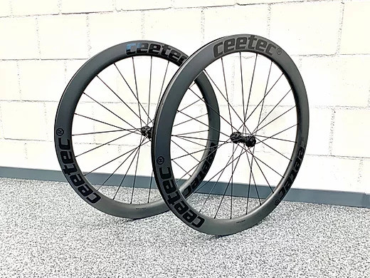 Phenum by Ceetec Ceetec Road Wheelset Revolution R50 Disc black glossy, Shimano HG Body , DT Swiss 180