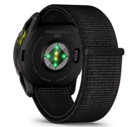 Garmin Enduro™ 3, Schwarz/Carbongrau DLC-Titan mit schwarzem UltraFit-Nylon-Armband, Sportuhr