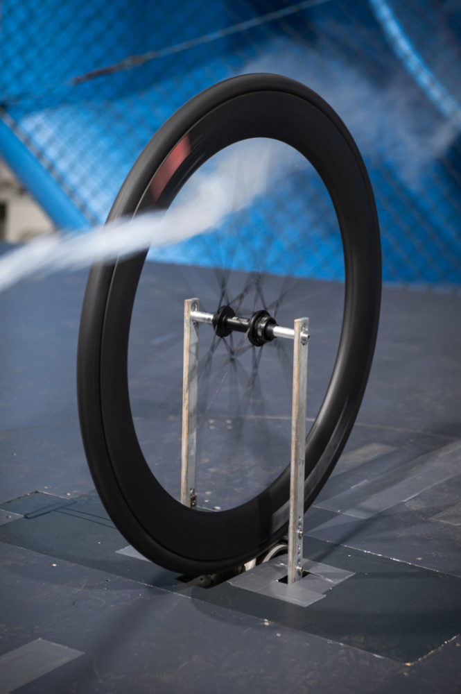 DT Swiss A 1800 SPLINE Laufrad 700C CL 30 100/12 WTS