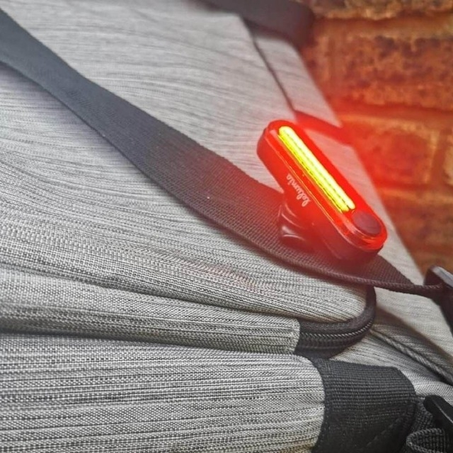 Lelumia Lampe Twist 400 / Rücklicht Split R 50 USB Set, 400 Lumen inkl. USB-Ladekabel schwarz