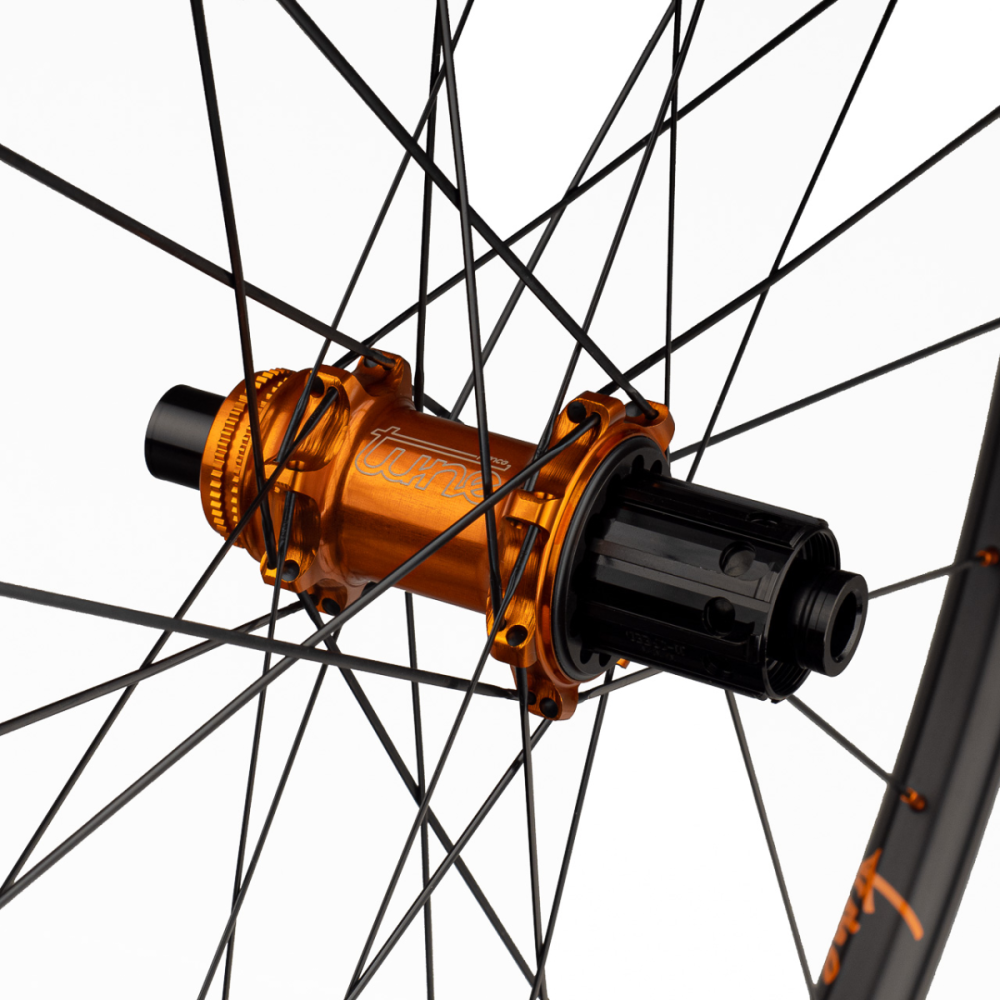 Tune Rear Wheel Disc, Road Carbon, SB20Dsky, Prince CL 28h, 12mm, Standard Bearings, CampaN3W